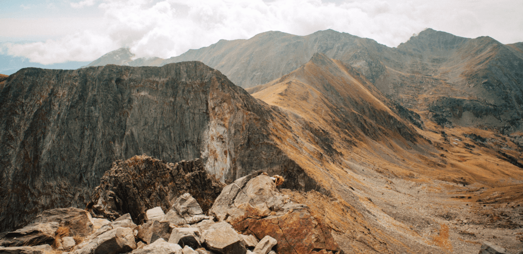 Le Sentier du Canigou : Le Sommet Emblématique Pyrénées Orientales