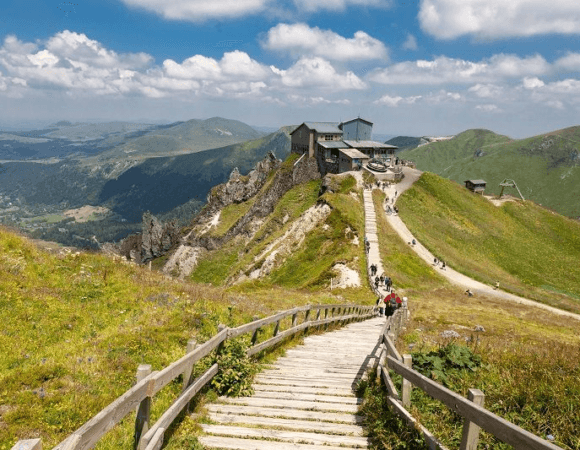 Puy de Sancy : La Randonnée Facile au Sommet des Monts d’Auvergne en 2025