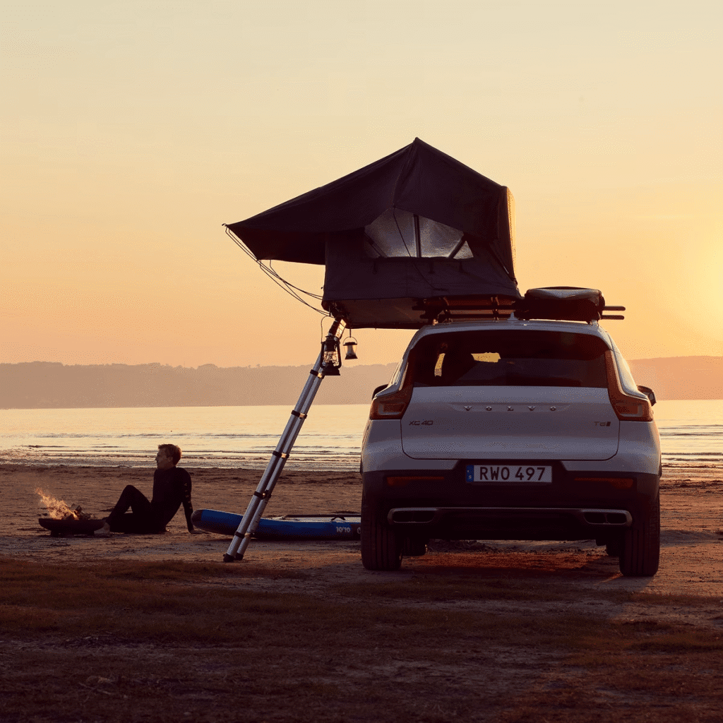 Tente de toit Thule Foothill installée sur un SUV